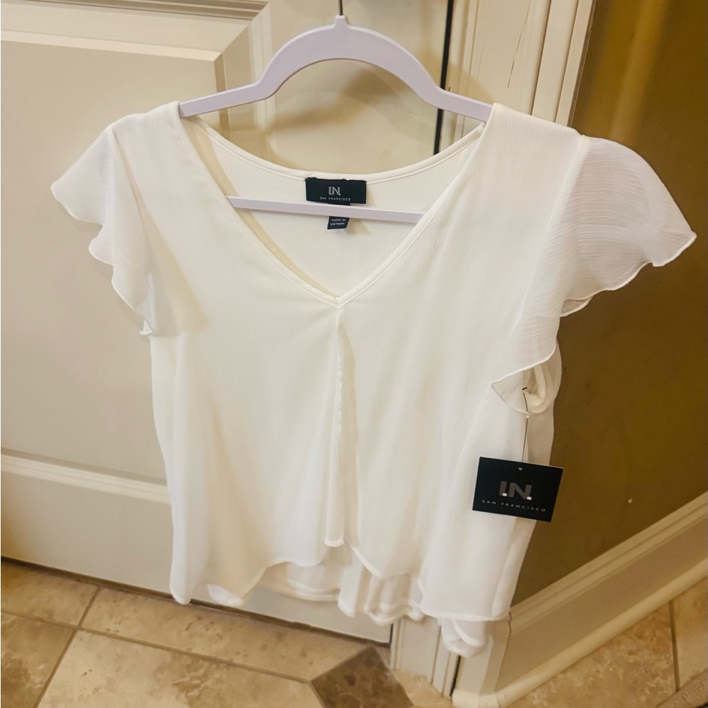 I.N. San Francisco White Flutter Sleeve Blouse